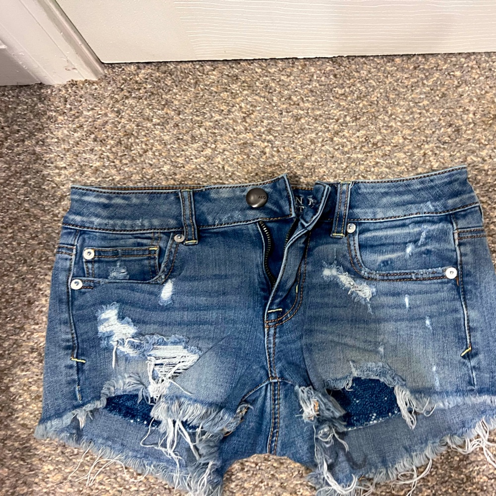 Size 4 American Eagle shorts.